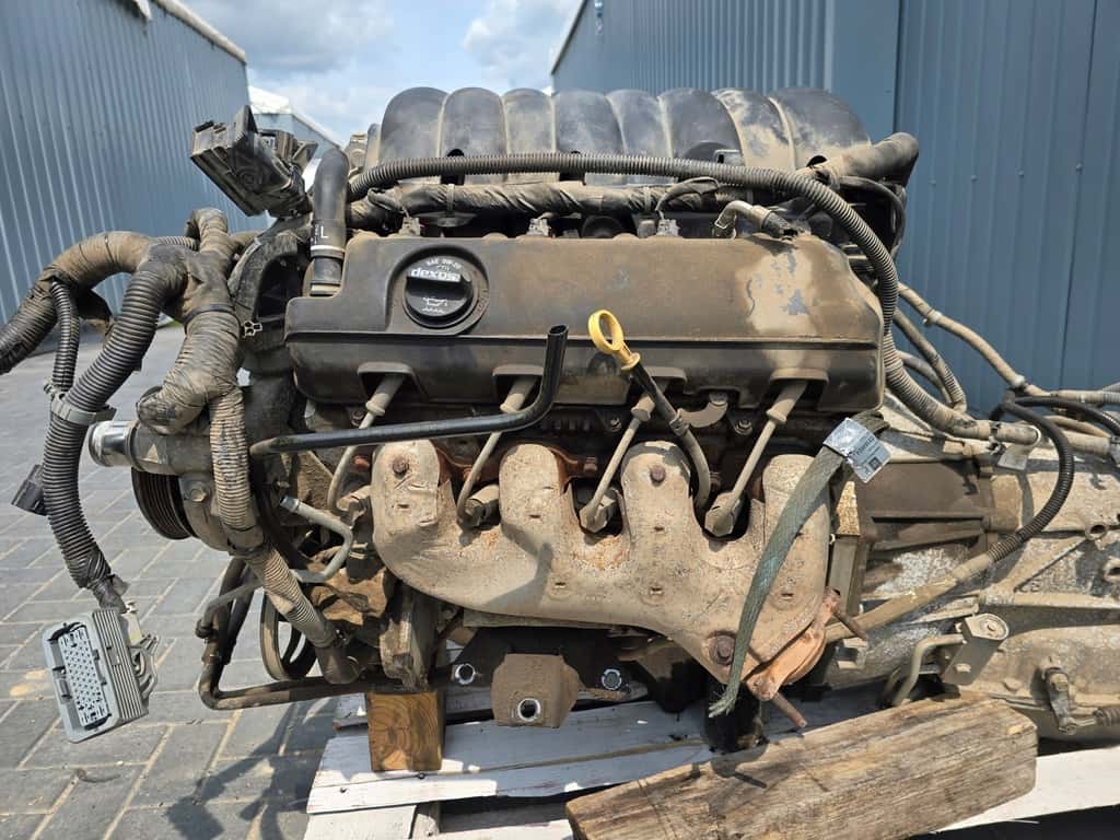 Moteur L83(325CUV8) vue 3