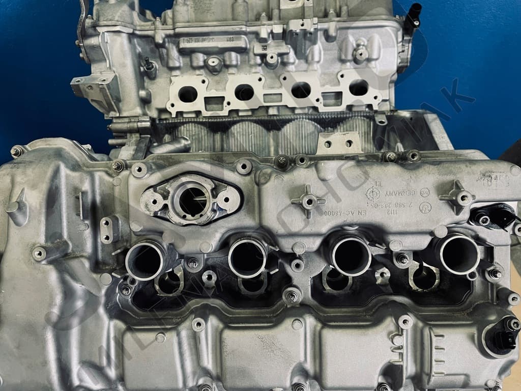 Moteur S63 B44 A — vue 7