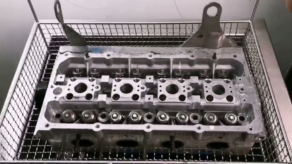 Moteur F20DVH — vue 8