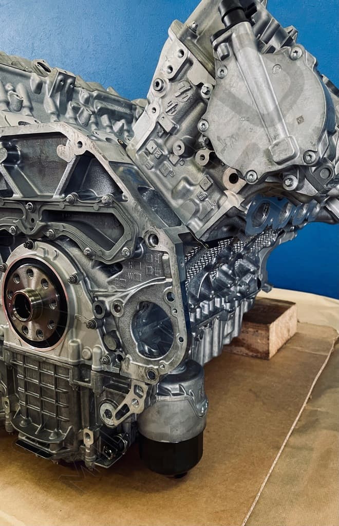 Moteur S63 B44 A — vue 10