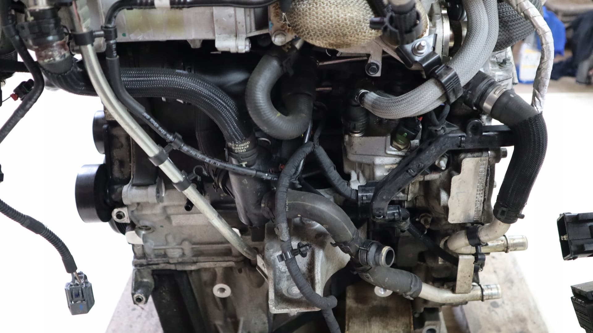 Moteur 204DTH(AJ20D4) — vue 7