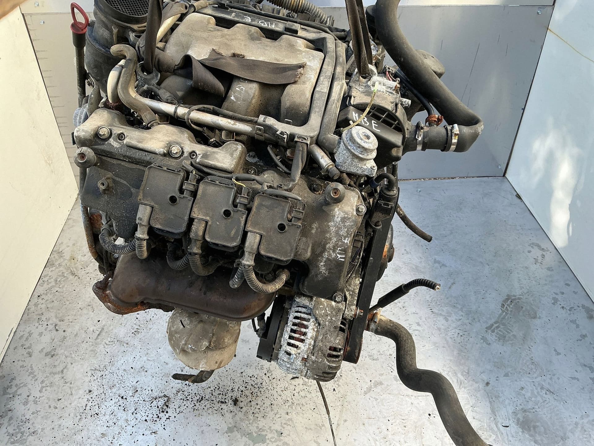 Moteur M 112.949 — vue 2