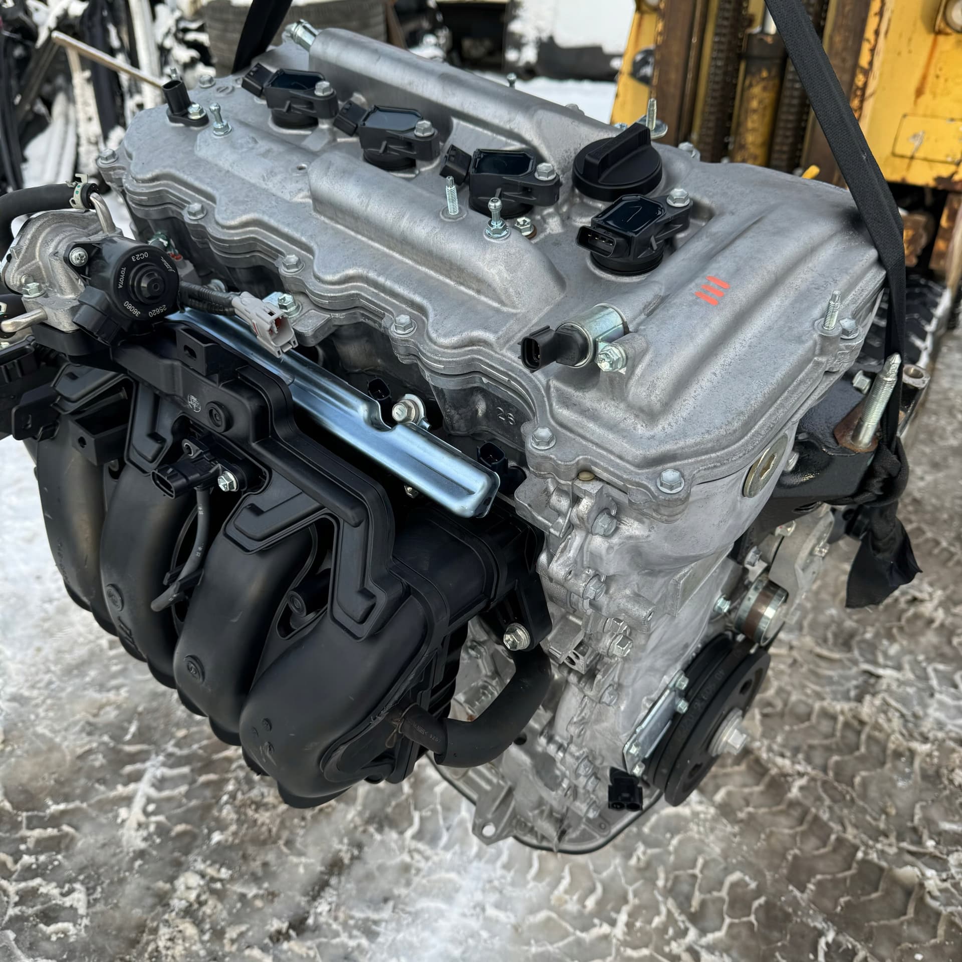 Moteur 2AR-FXE — vue 2