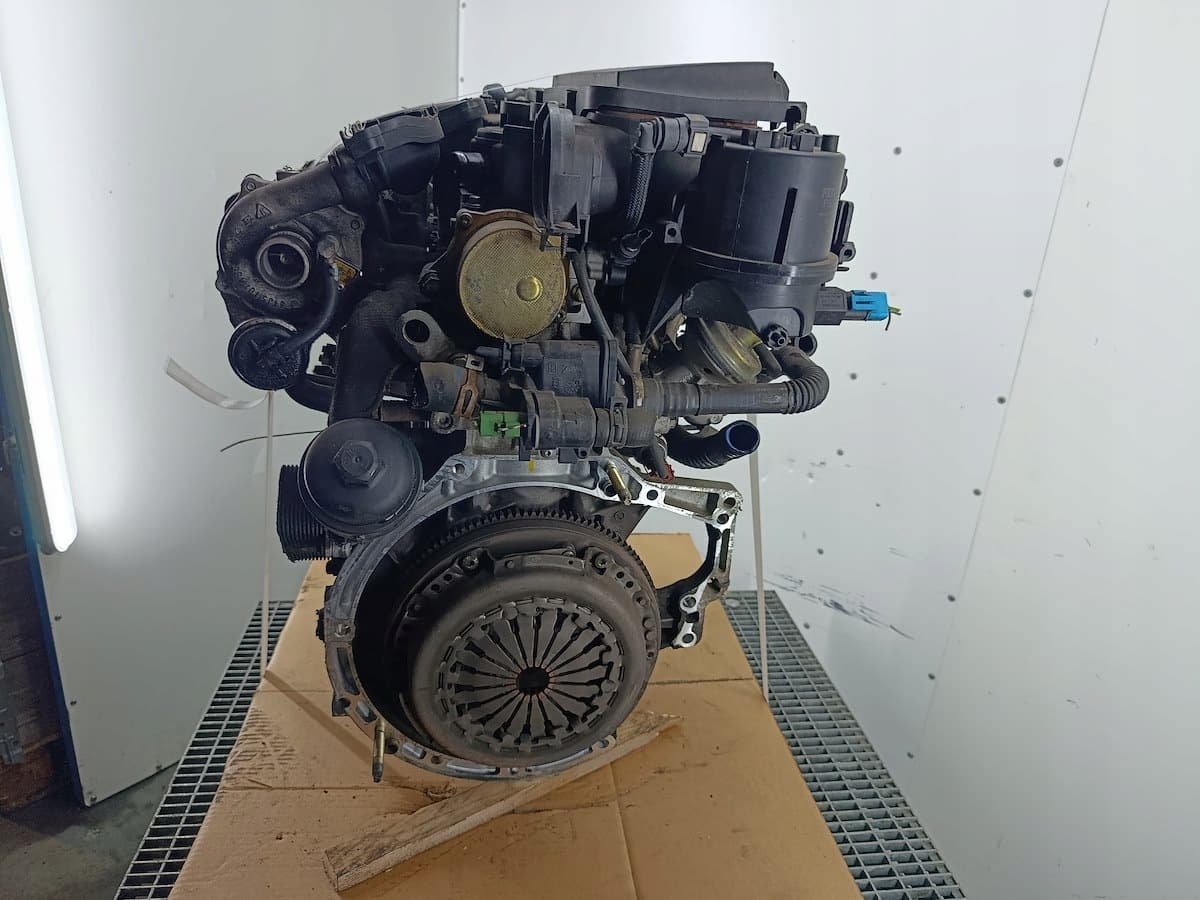 Moteur 8HZ (DV4TD) — vue 3