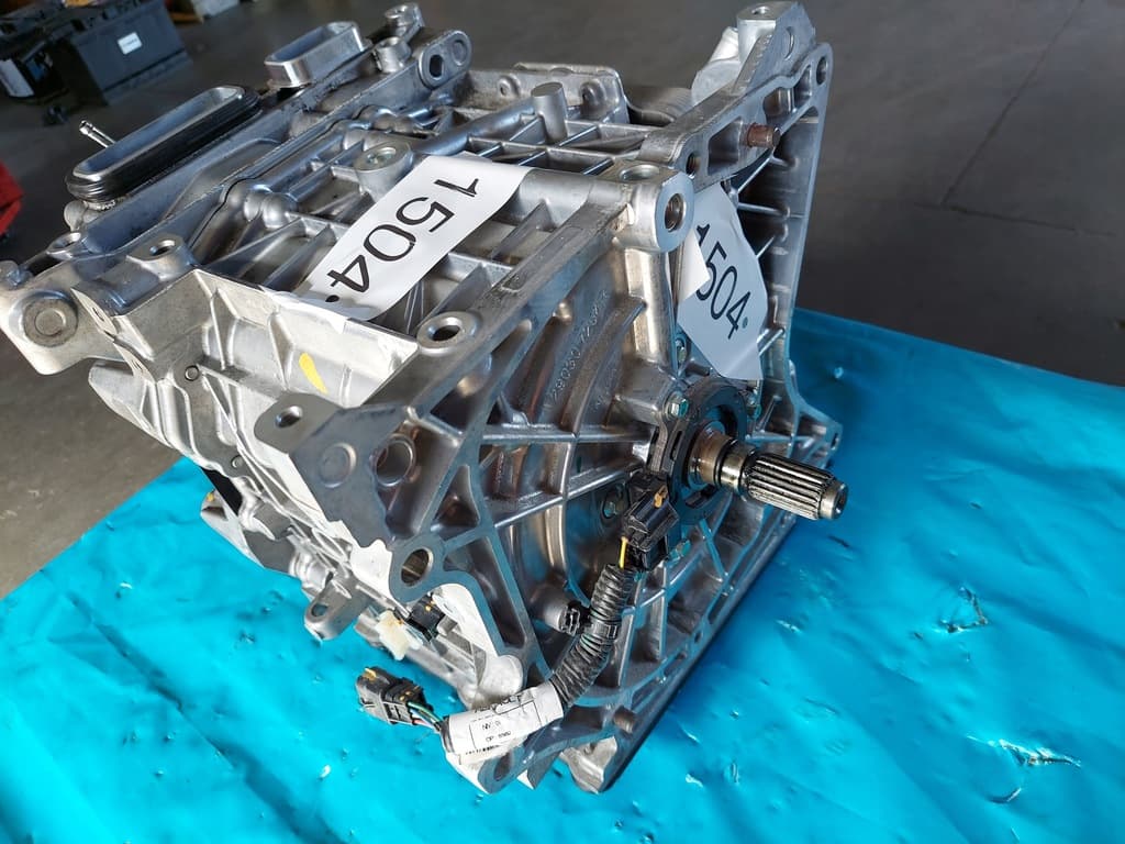 Moteur 6AM 402 — vue 6