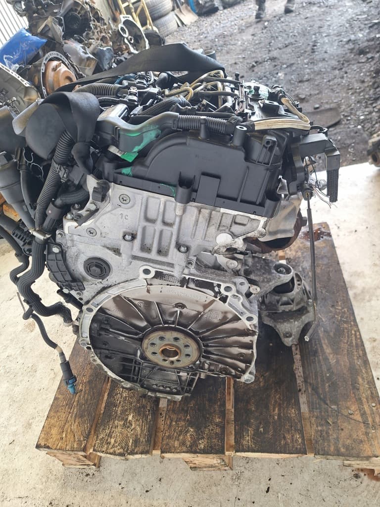Moteur B37 D15 A — vue 5