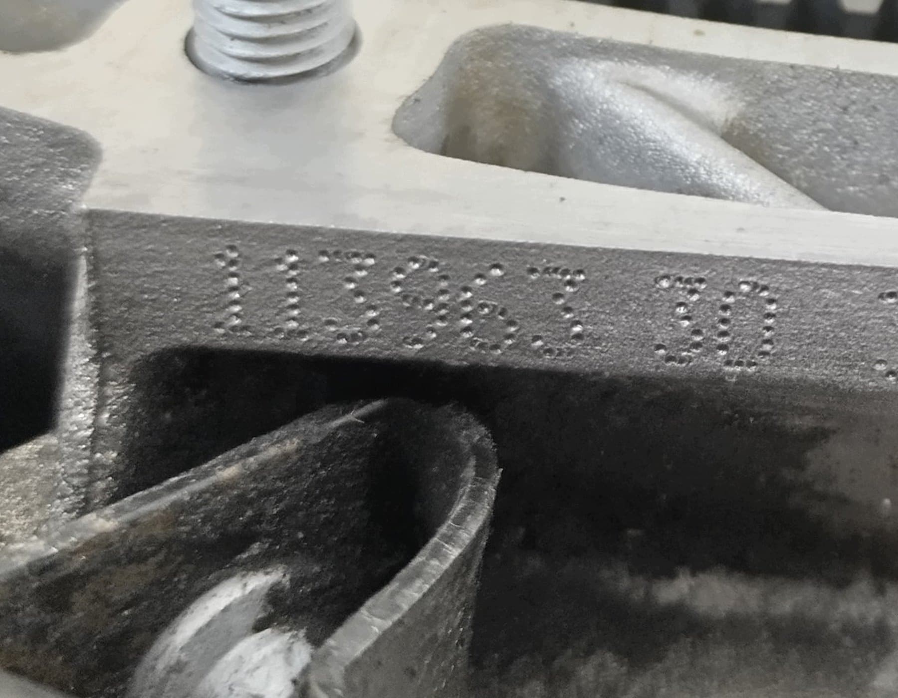 Moteur M 113.963 — vue 6