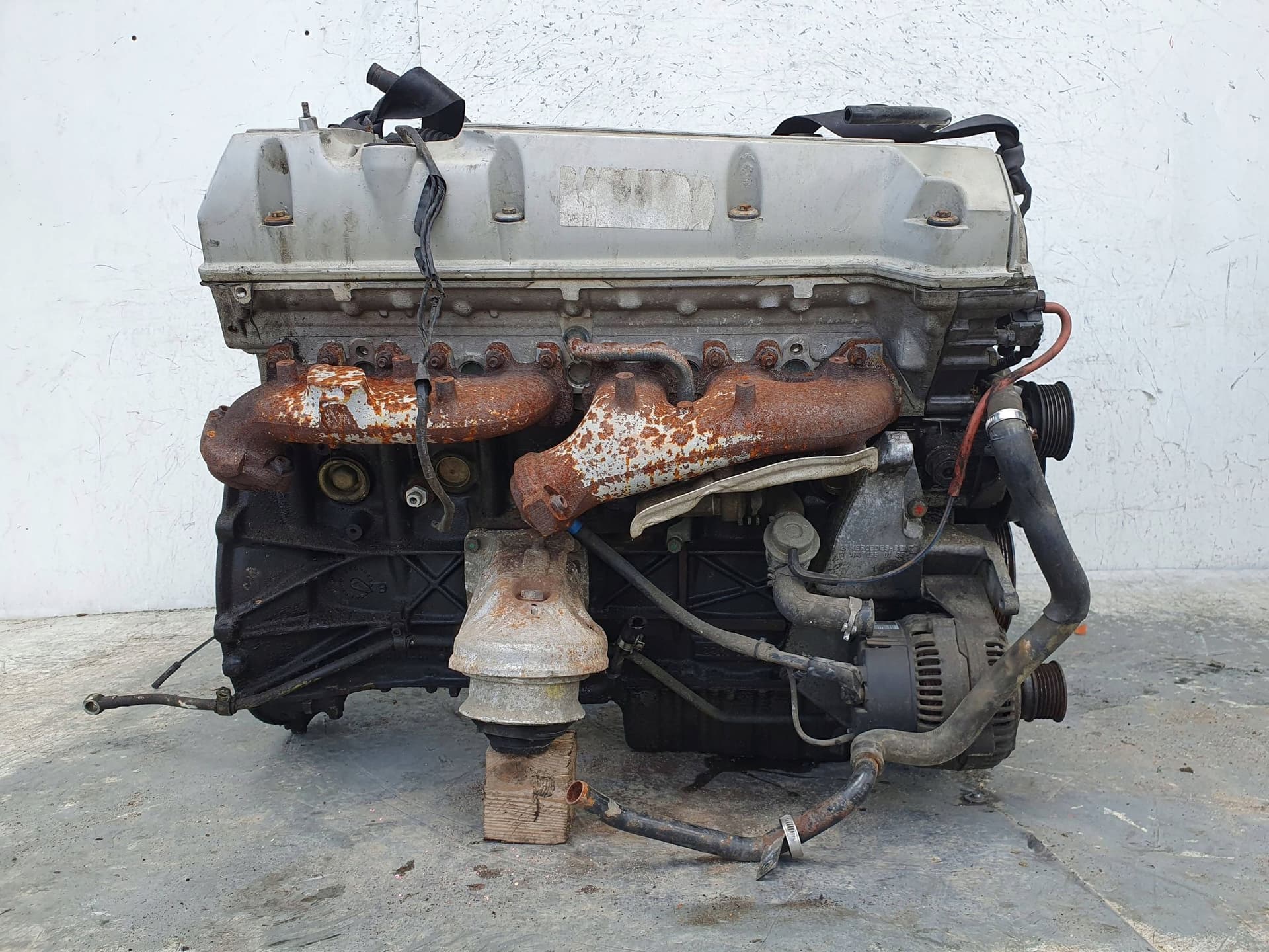 Moteur M 104.942 — vue 3