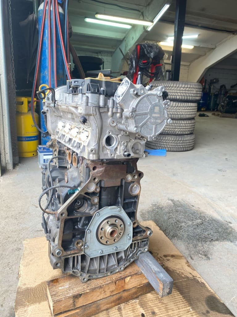 Moteur CYNB — vue 3