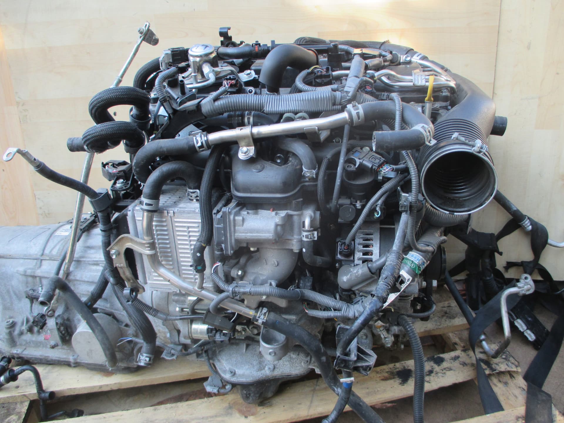 Moteur 8AR-FTS — vue 2