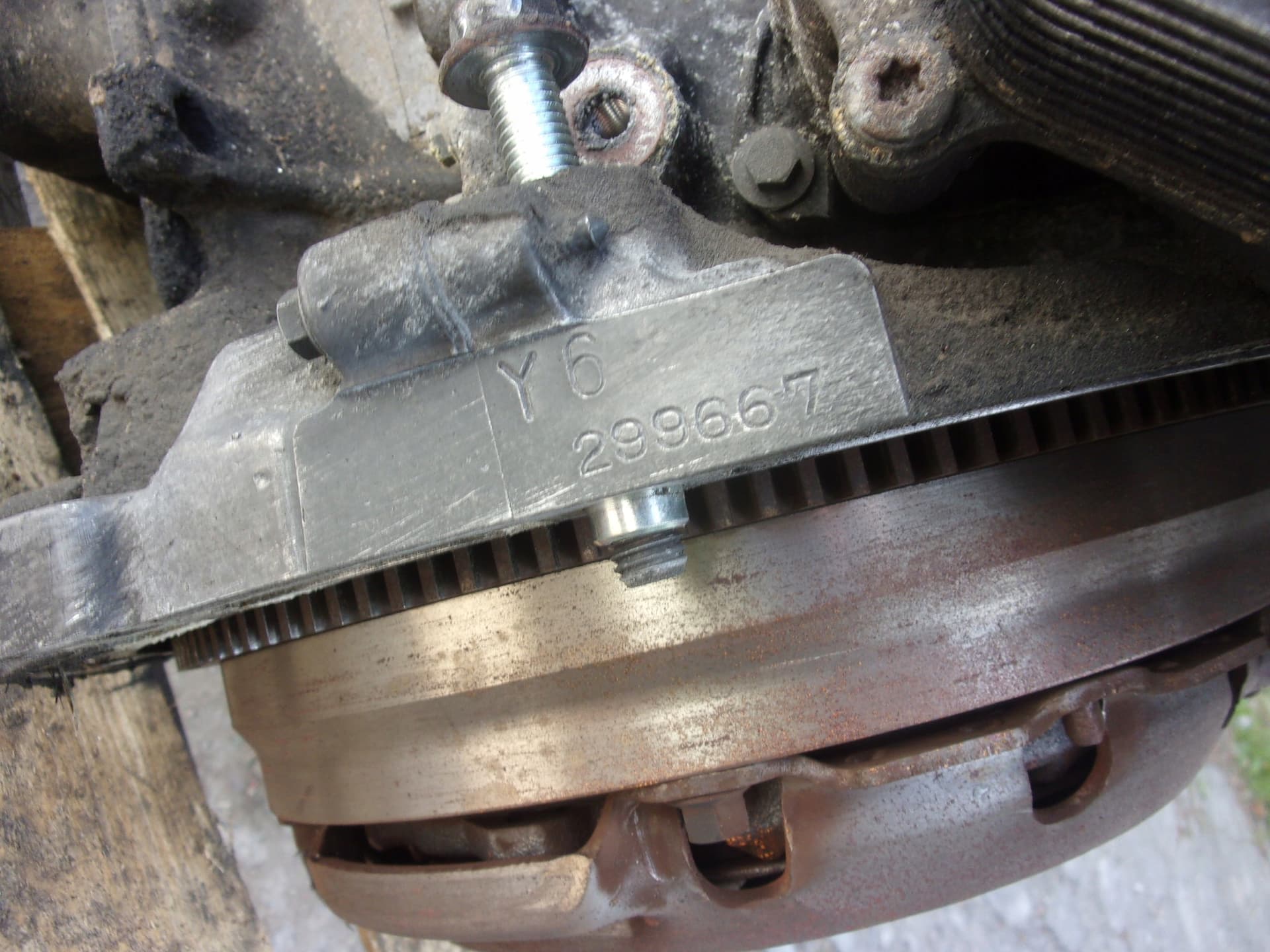Moteur Y661 — vue 2