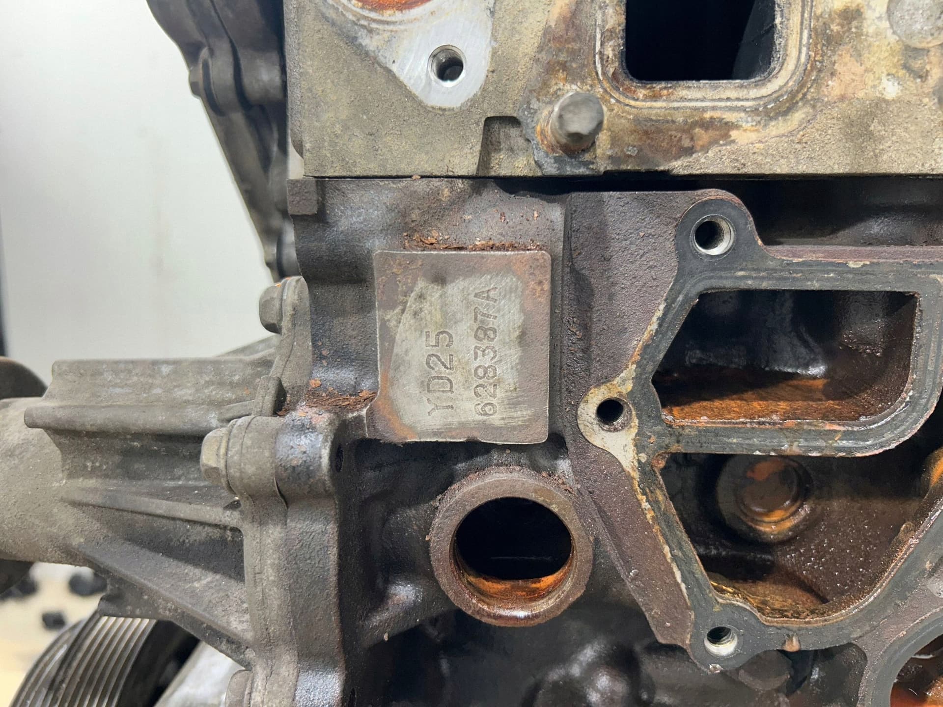 Moteur YD25DDTi — vue 10