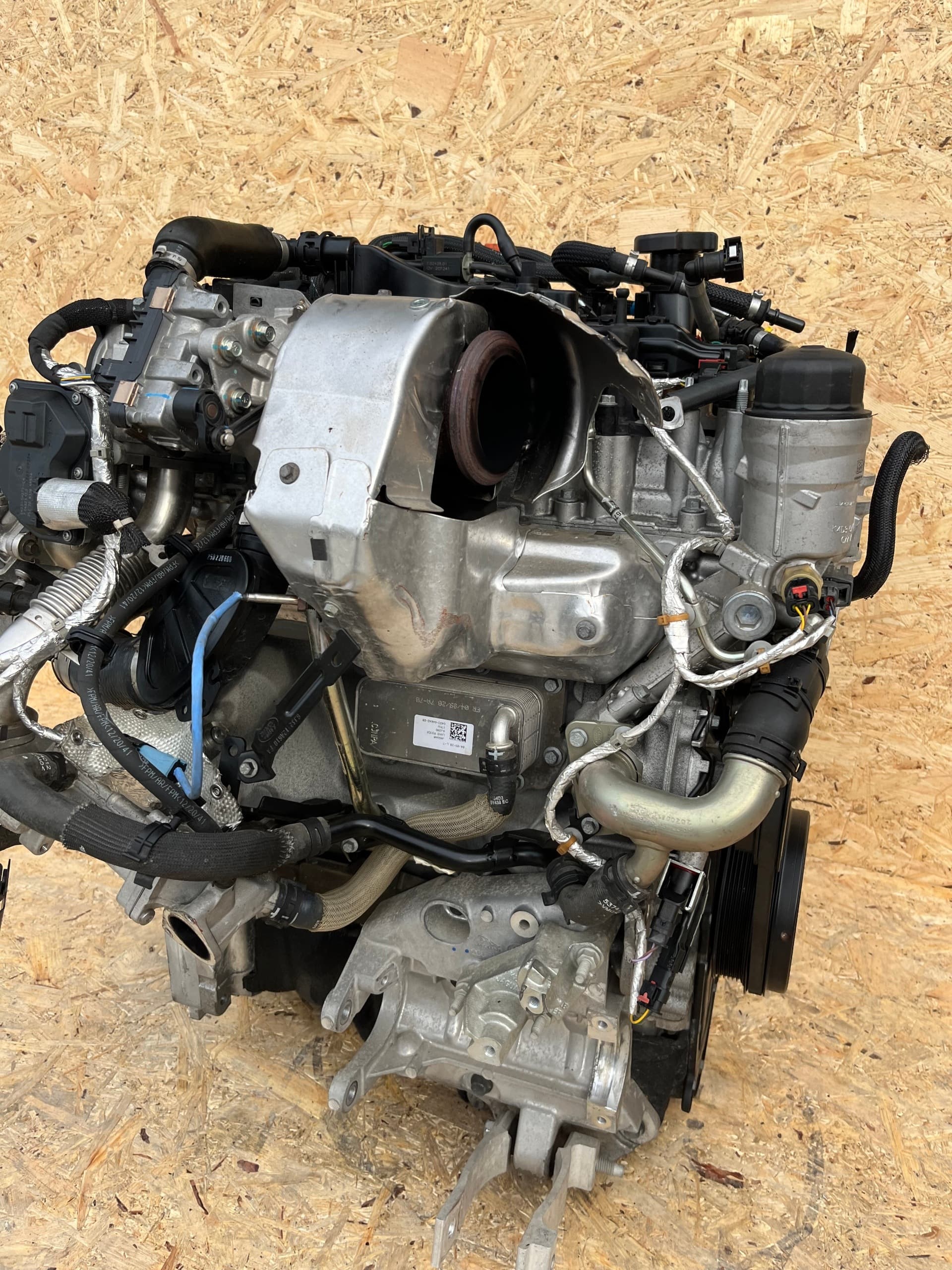 Moteur 204DTD(AJ21D4) — vue 11