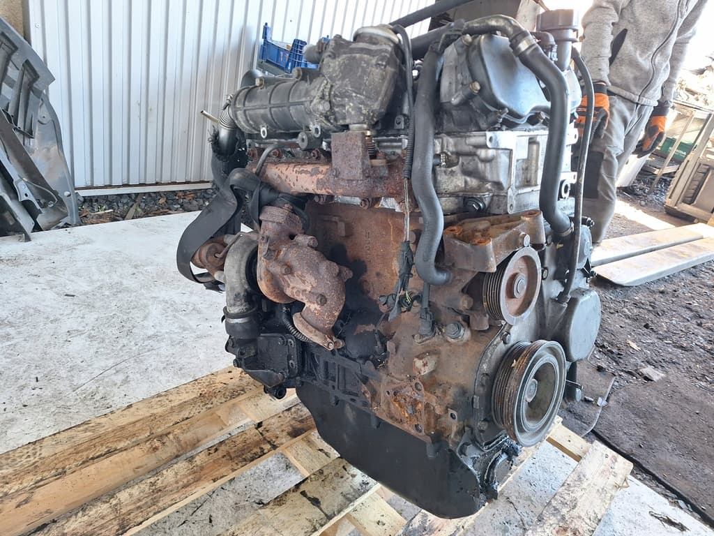 Moteur F1CE0481D — vue 3