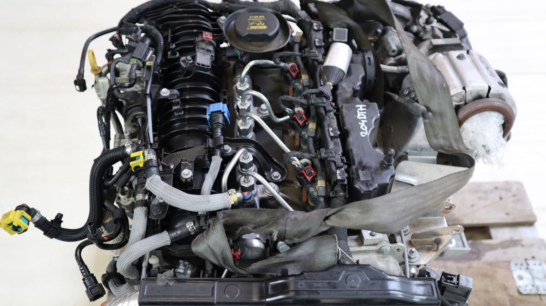 Moteur 204DTH(AJ20D4) — vue 10
