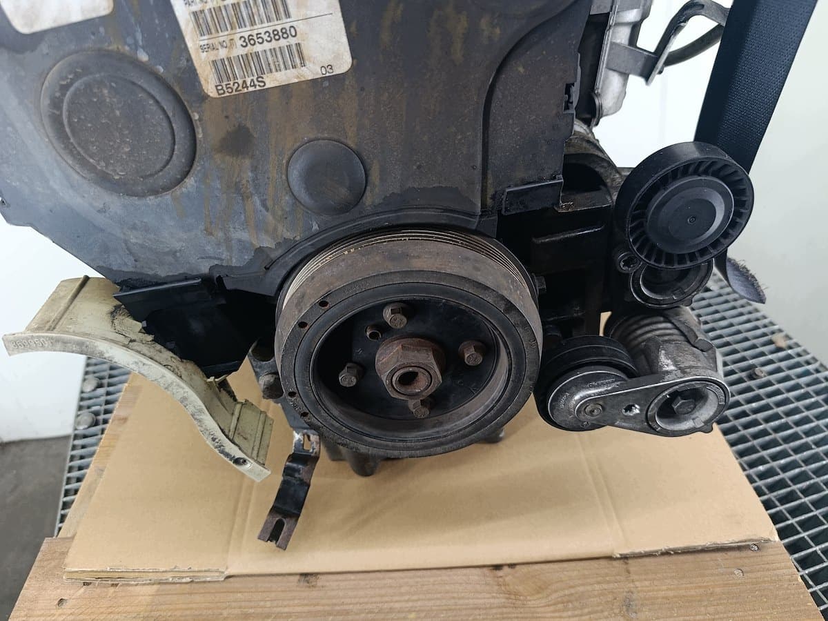 Moteur B 5244 S — vue 8