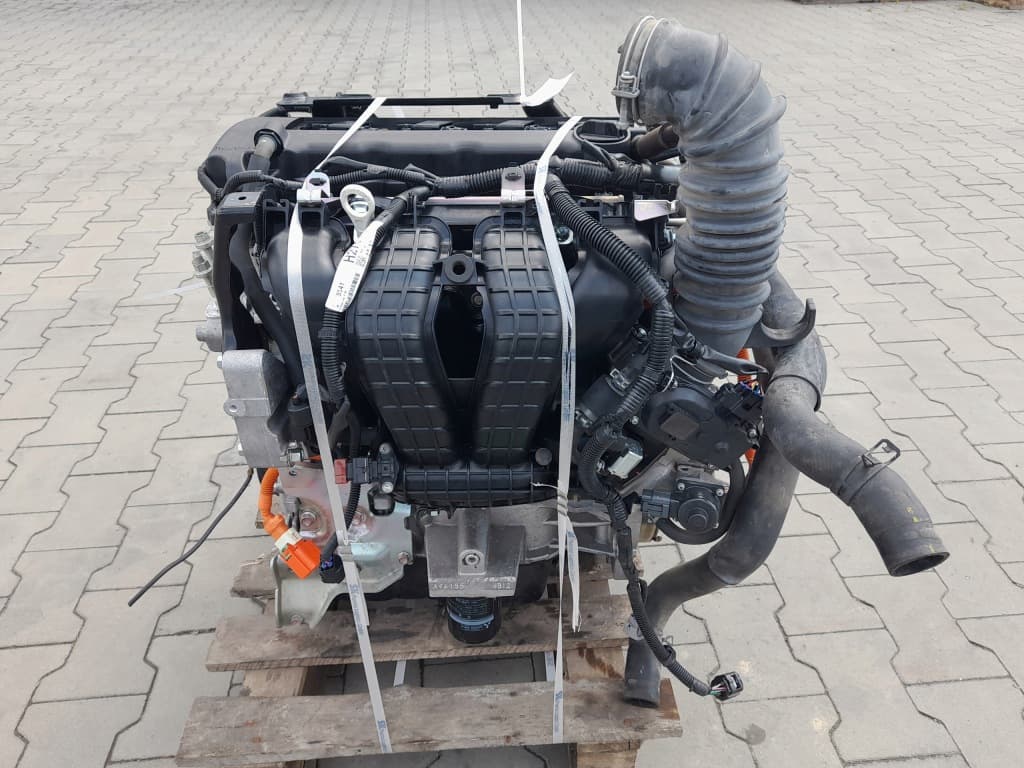Moteur 4B12 — vue 4