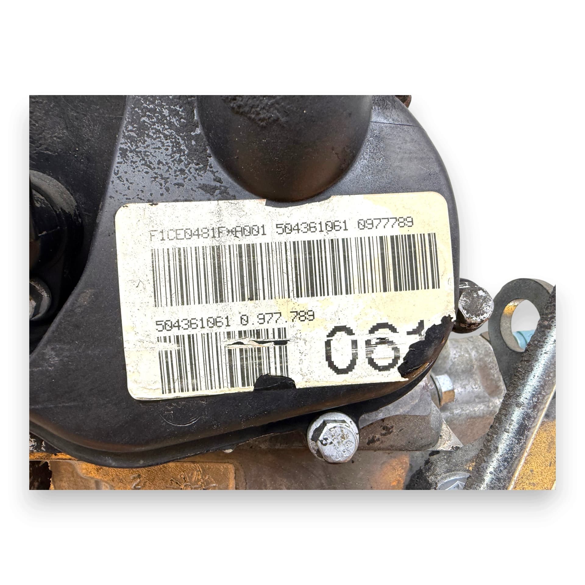 Moteur F1CE0481F — vue 2