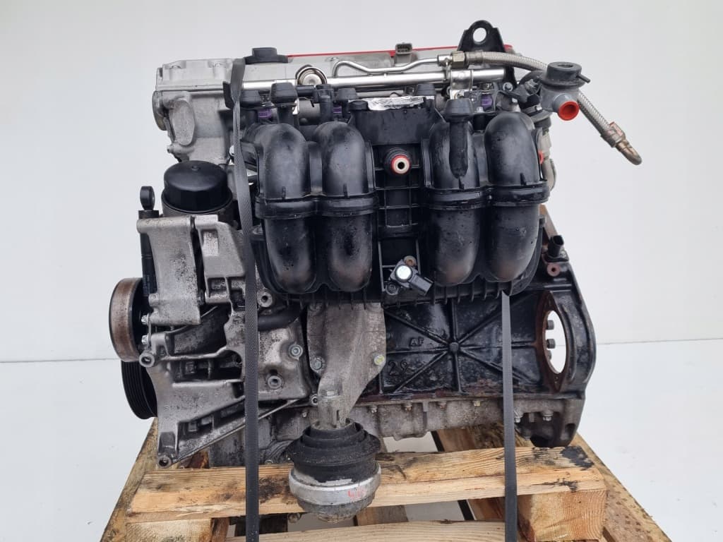 Moteur M 111.956 — vue 4