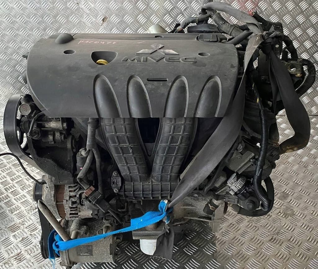 Moteur 4B12 — vue 3
