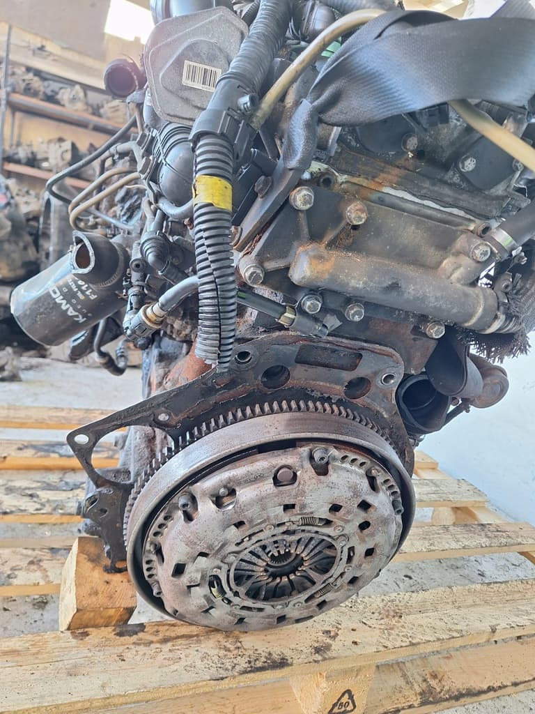 Moteur F1CE0481D — vue 5