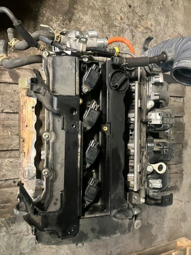 Moteur 4B12 — vue 2