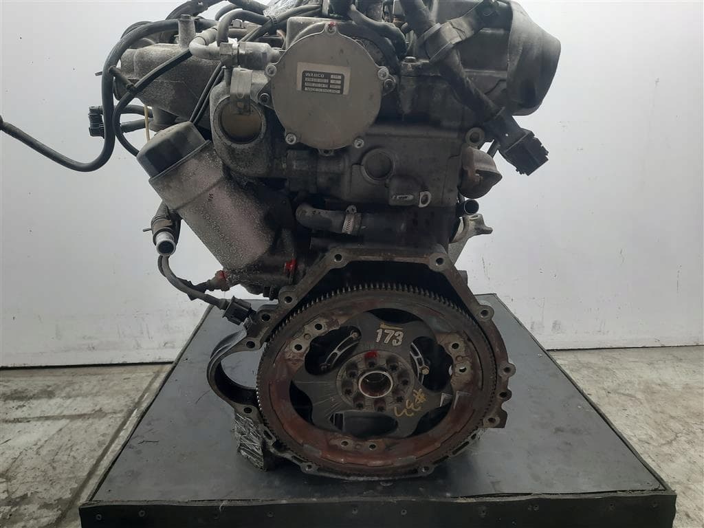 Moteur D27DT — vue 4