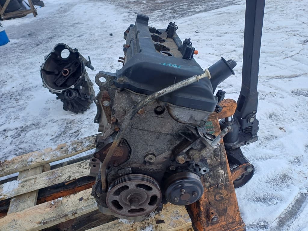 Moteur 4A90 — vue 3