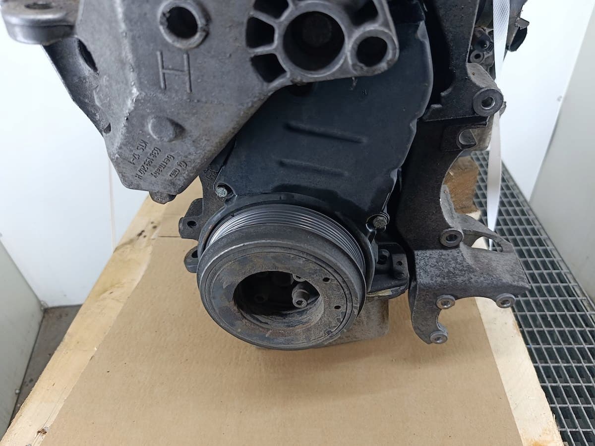 Moteur AUY — vue 4