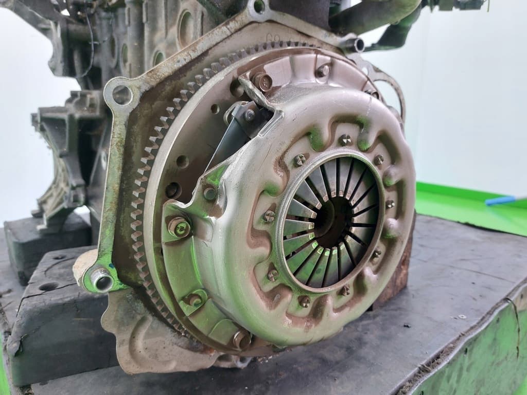 Moteur 4G18 — vue 4