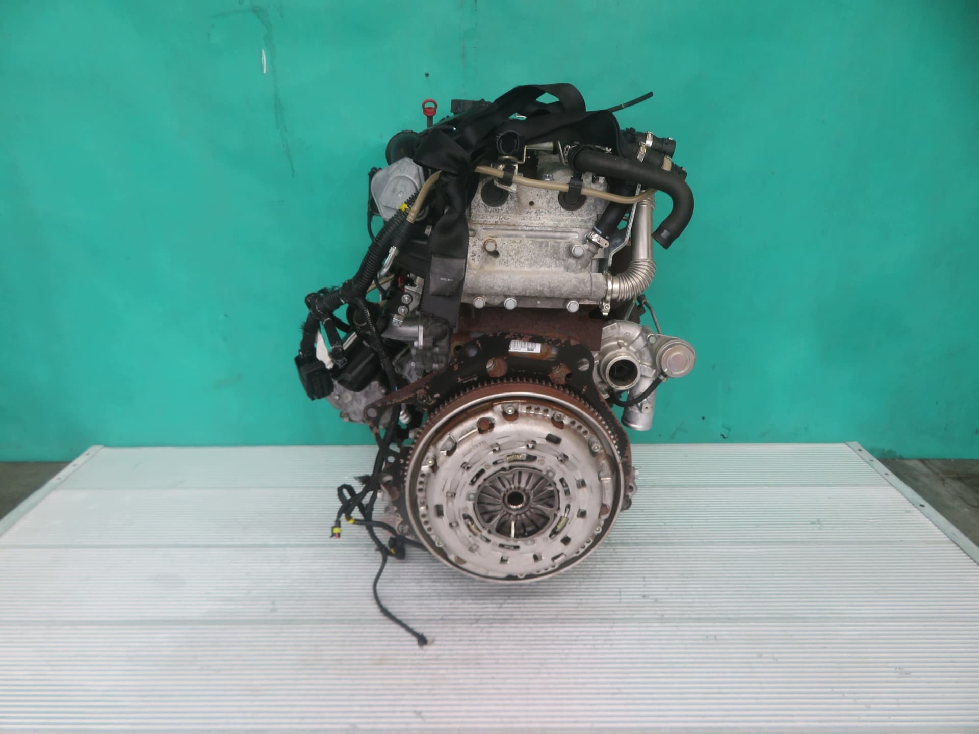 Moteur F1CE0481D — vue 4