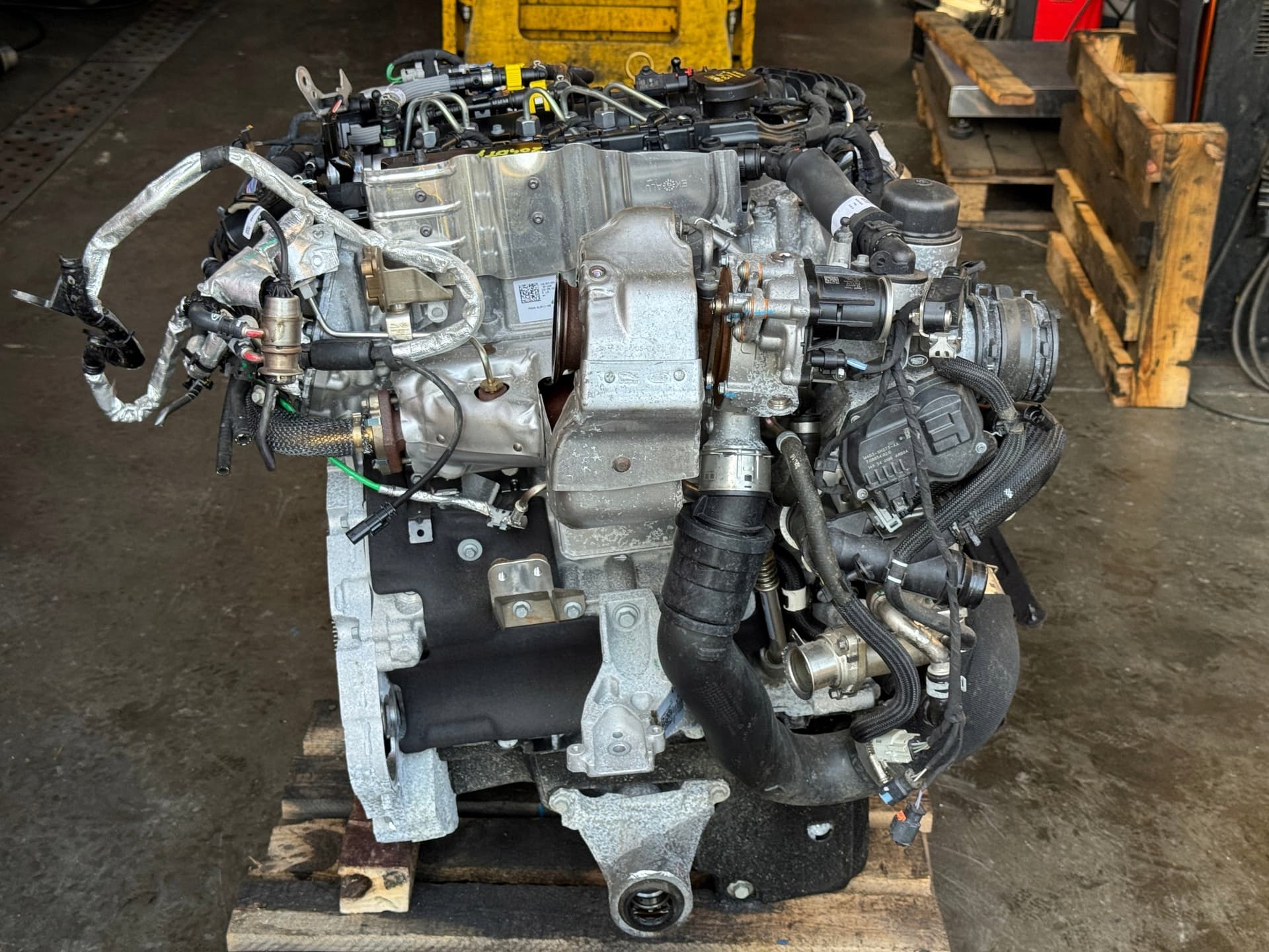Moteur 204DTY(AJ20D4) — vue 3