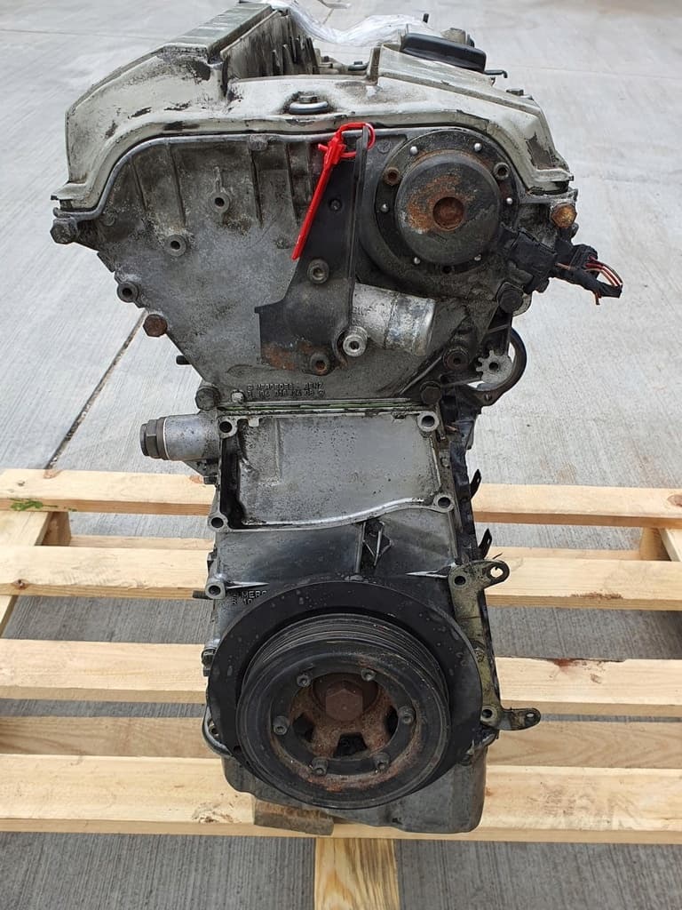 Moteur M 104.994 — vue 4