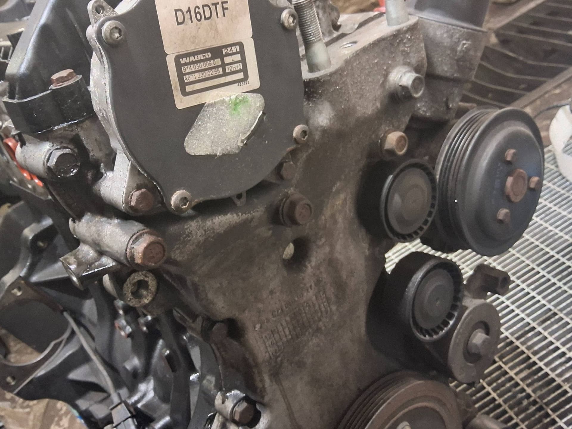 Moteur D16DTF — vue 11