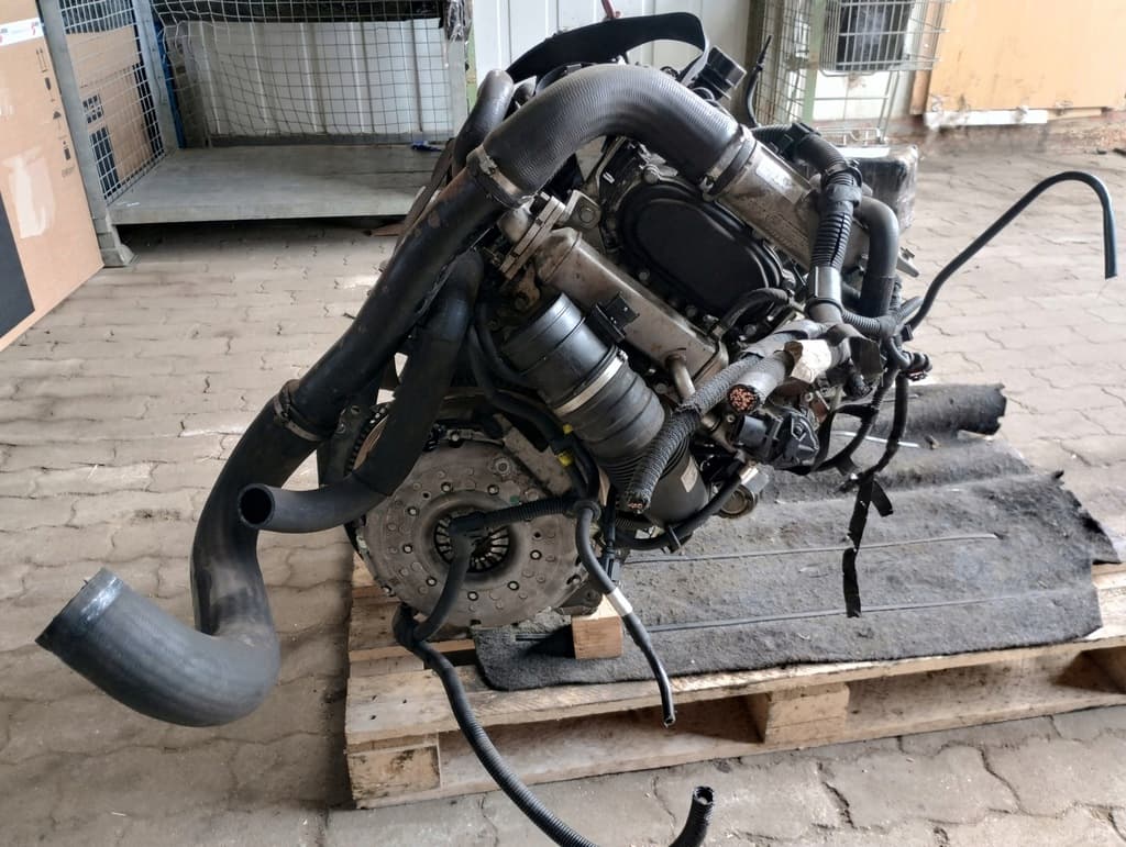 Moteur F1AE3481D — vue 2