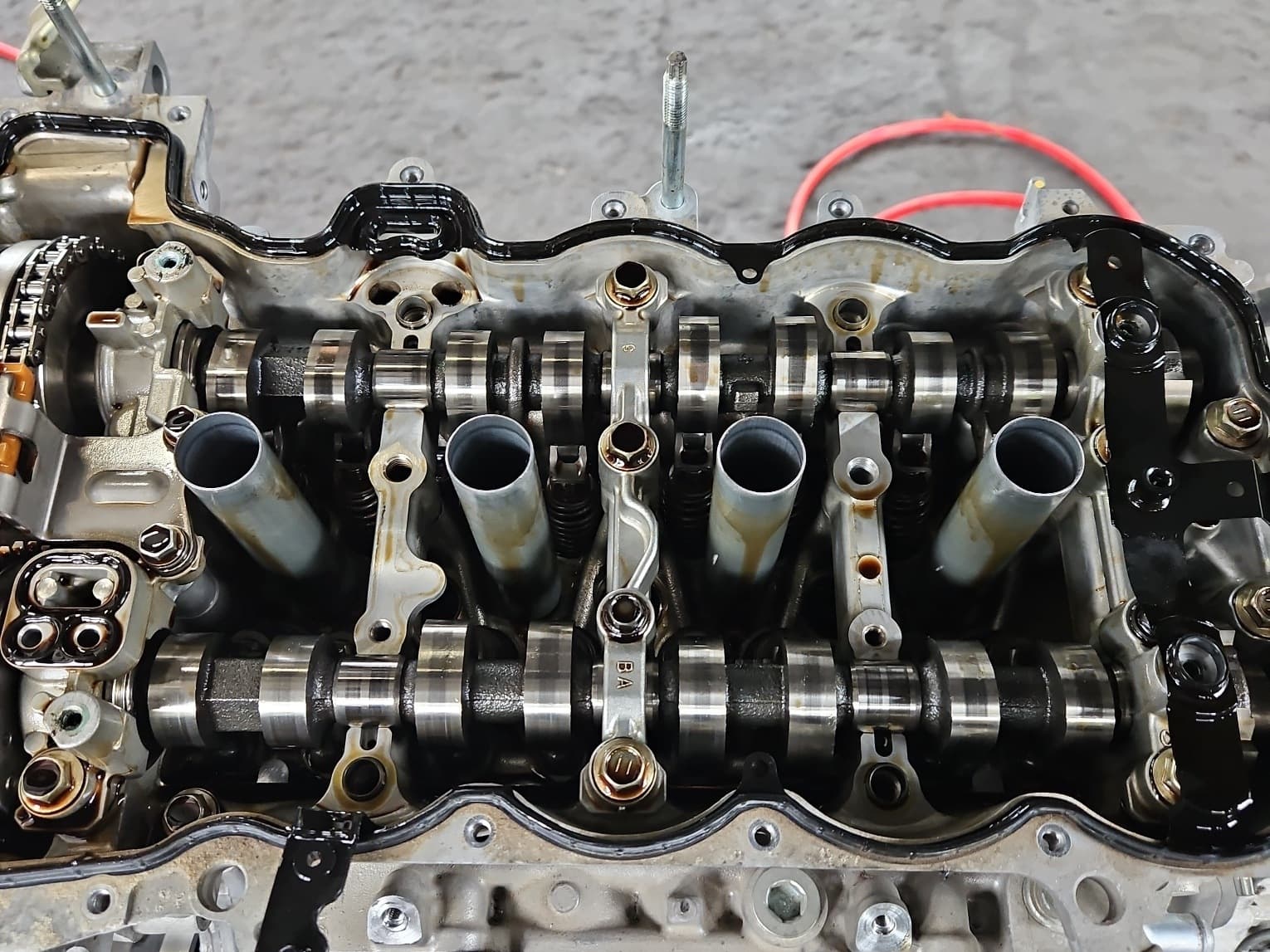 Moteur 2NR-FKE — vue 2