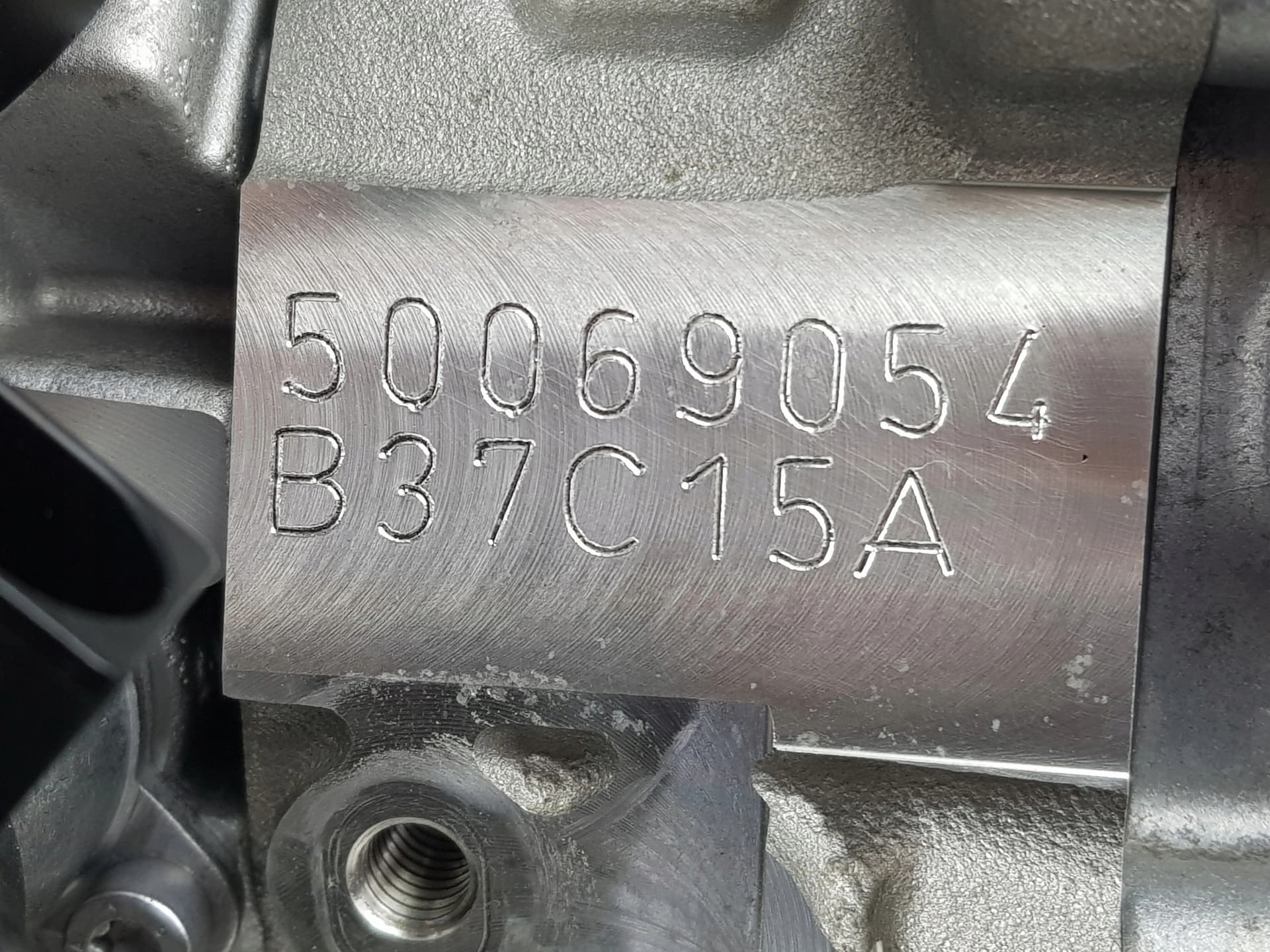 Moteur B37 C15 A — vue 2