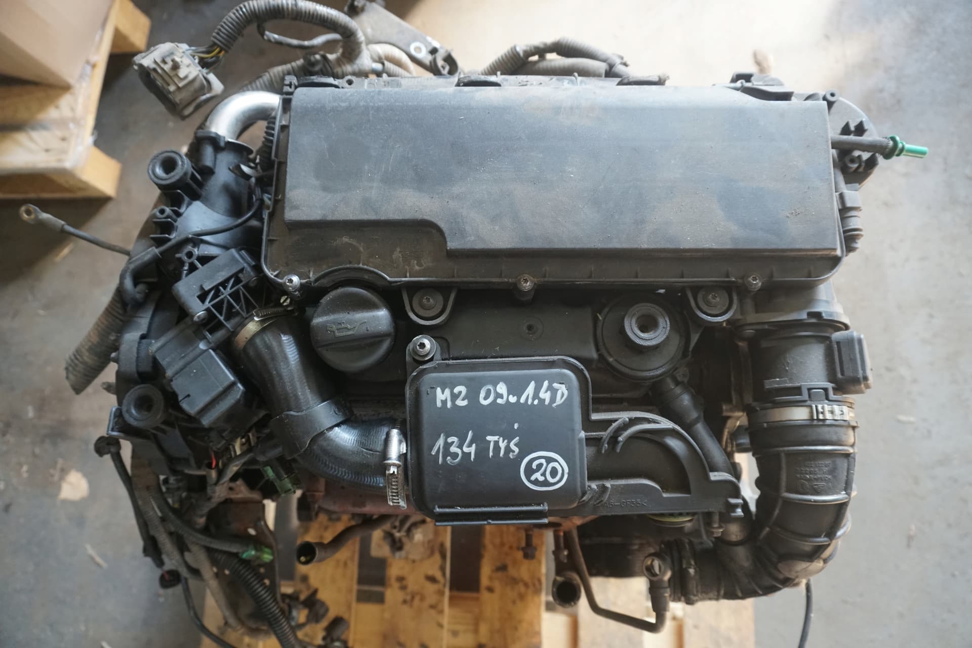 Moteur Y404 — vue 2